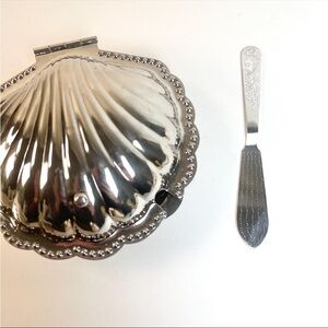 Leonard silver-plated clam shell butter dish